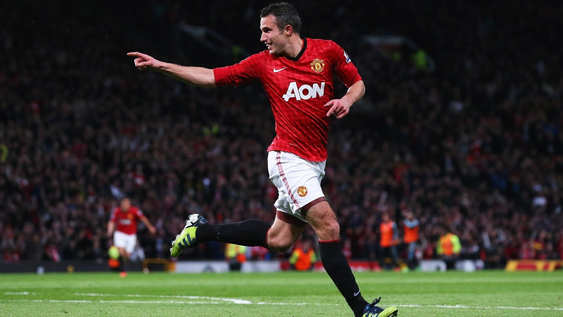 绿茵场上的双城记，德甲争冠的窒息时刻与墨西哥的末节魔法